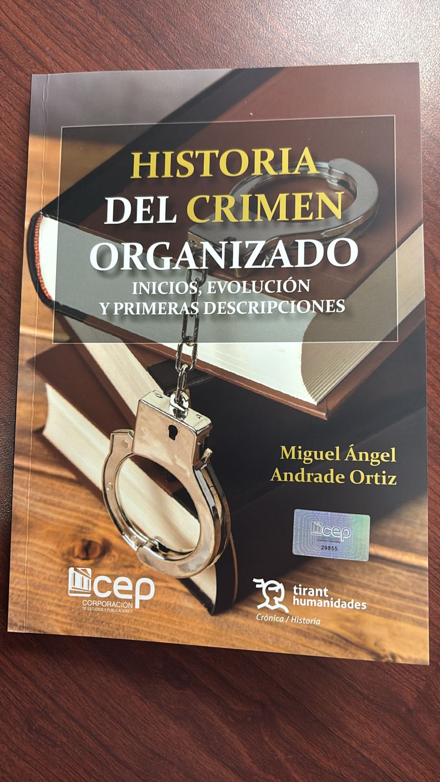 Portada del libro Historia del crimen organizado.
